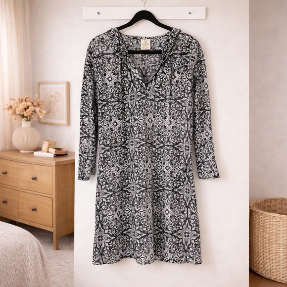 Balance Collection Tops - Balance Collection Black & White Hooded Cover Up Top Size Medium